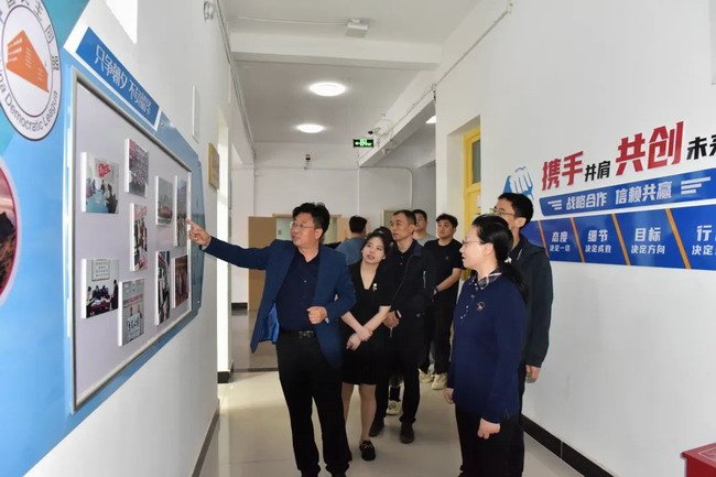 参政议政部副部长刘飞