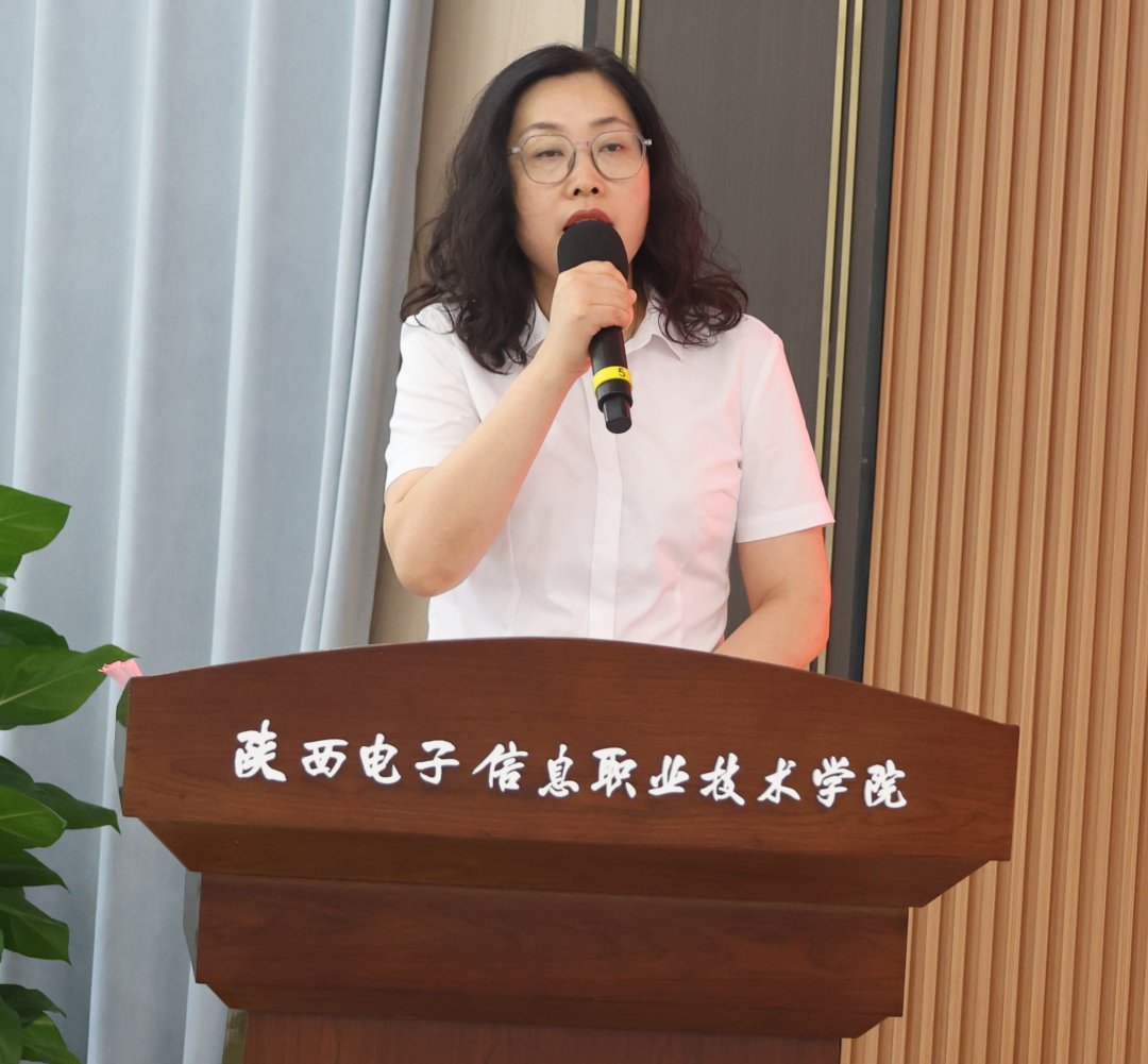 副院长石晓英